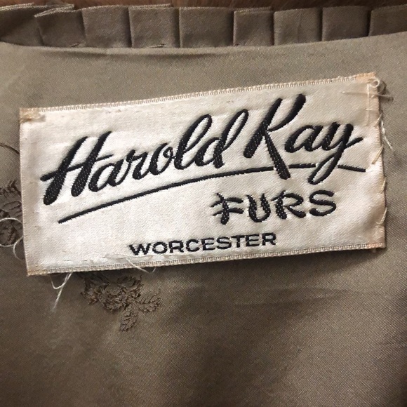 Vintage women’s light brown/ tan genuine fur coat - Picture 7 of 11